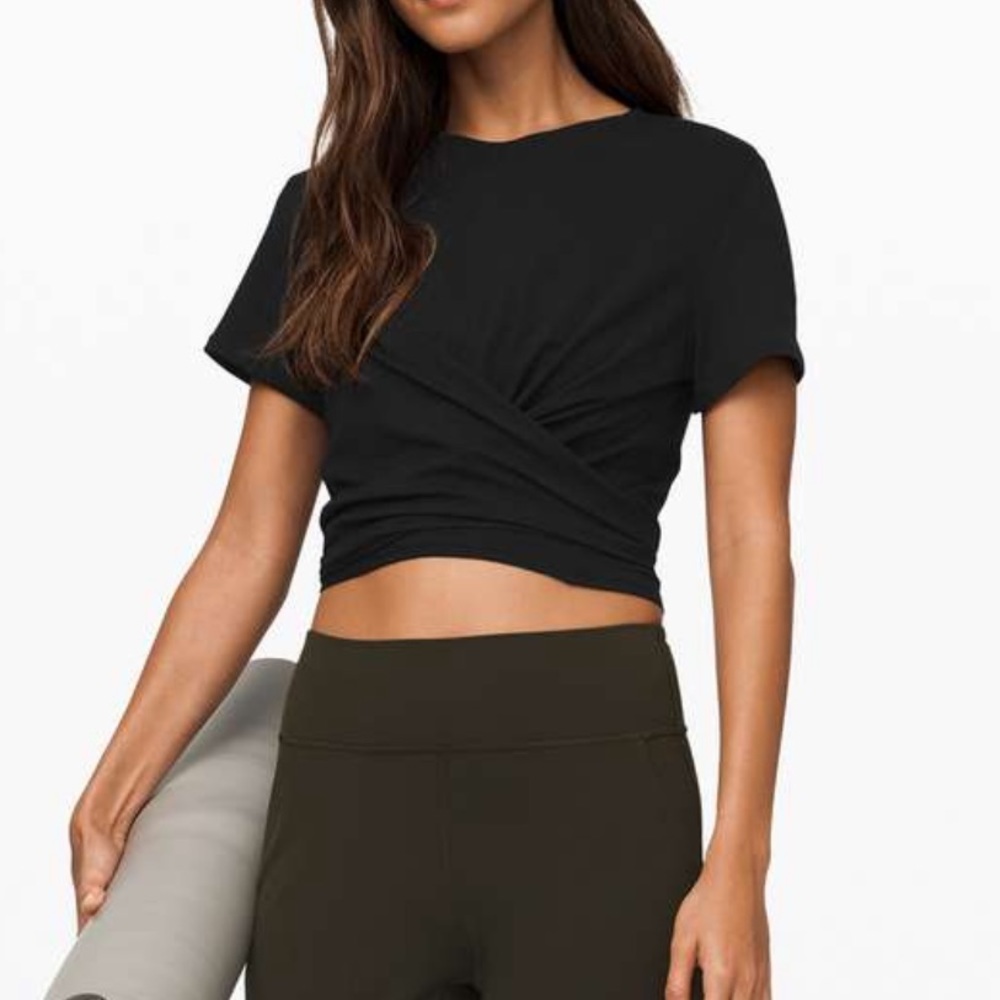 LULULEMON TIME TO RESTORE SHORT SLEEVE CROP FRONT TIE TEE